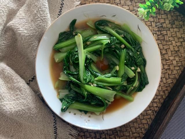 夏天，女人最该吃的食材，3元两斤，补水美白，越吃气色越好！