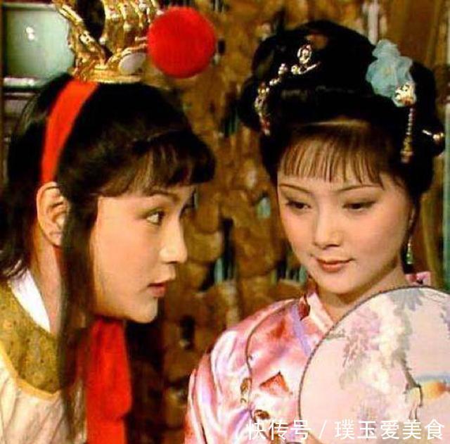 贾元春@贾宝玉宁死不碰薛宝钗?她褪下麝香串时,贾宝玉的想法已暗示一切