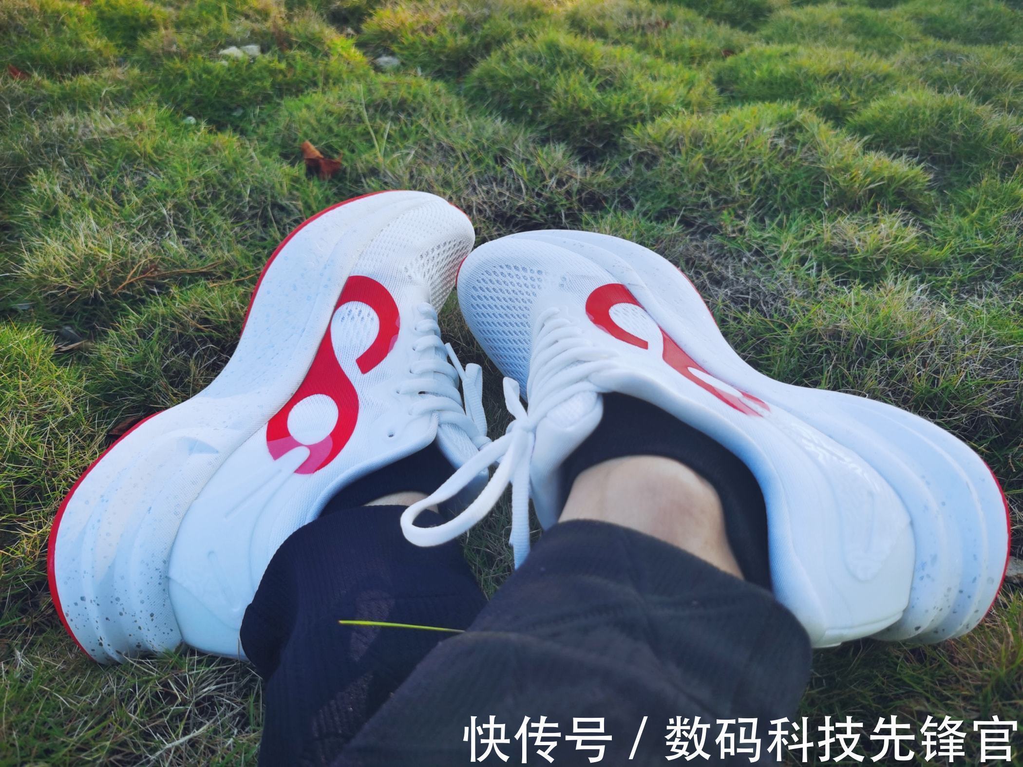 跑步 大胆尝试,咕咚逐日21K厚底跑鞋,加倍弹力爆发确实香