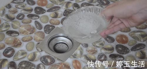 不管下水道有多臭，只需倒一碗它，异味和小飞虫全消失，太实用了