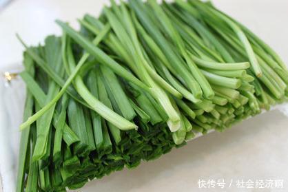 本草品汇精要|喜欢吃韭菜的人要注意韭菜有2大禁忌,现在清楚还不晚