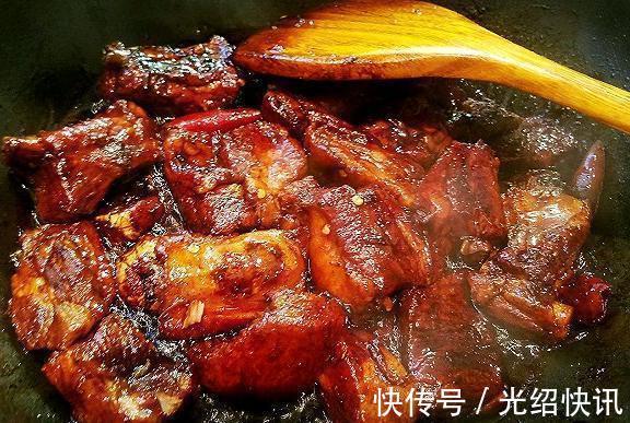 剁辣椒|美食推荐西葫芦炒鸡蛋，糯米豆腐包，培根炒西兰花，可乐排骨