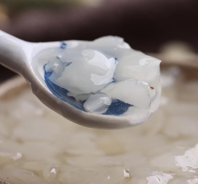 女人|女人堅持每天睡前吃點它 ,補充膠原蛋白,皮膚活性越來越好