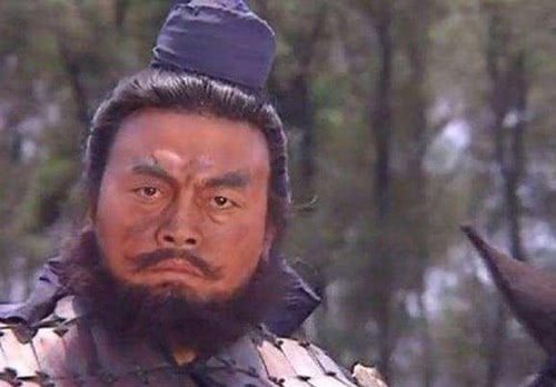 华雄|华雄曾打得诸侯们瑟瑟发抖，他的武艺到底什么水平？答案很明显