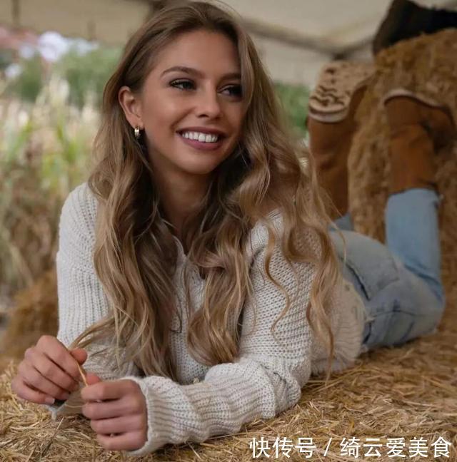 塑形|21岁德国嫩模金发碧眼,健身多年曲线优美,一组塑形动作给你