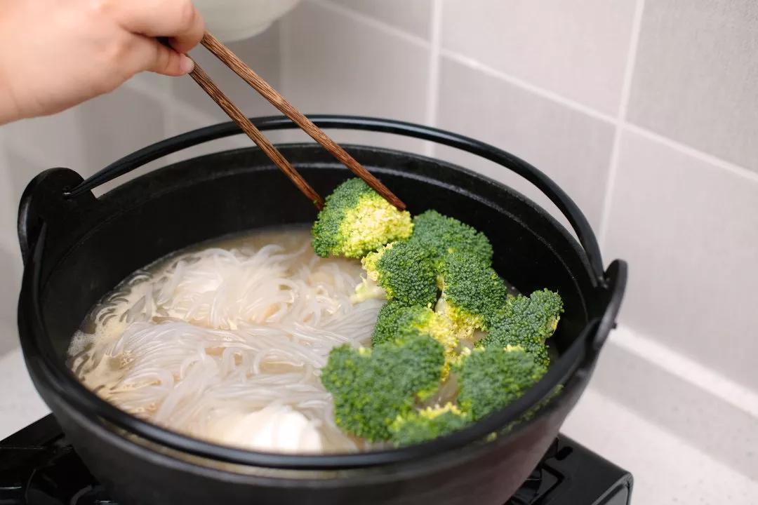 西兰花|家宴,少不了这道硬菜!简单省事又喜庆,随手做出一锅鲜