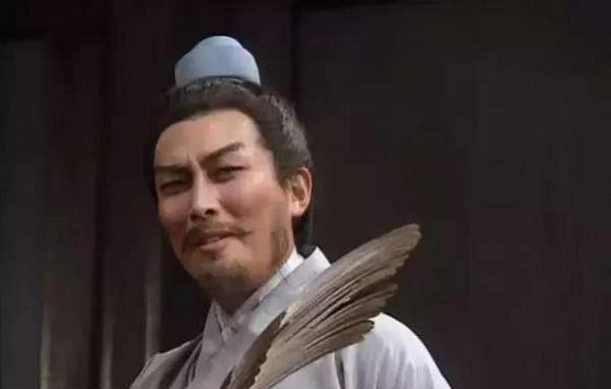 关羽|关羽、张飞出身低微,为何最后名扬天下?一句话,跟对了组织