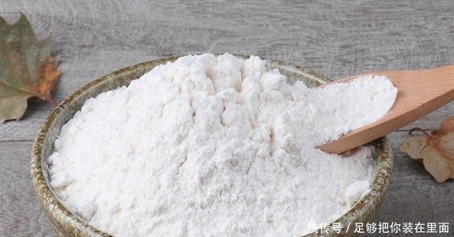 塑料袋|夏季存放面粉须知,简单1个小妙招,面粉不返潮发霉,也不易生虫