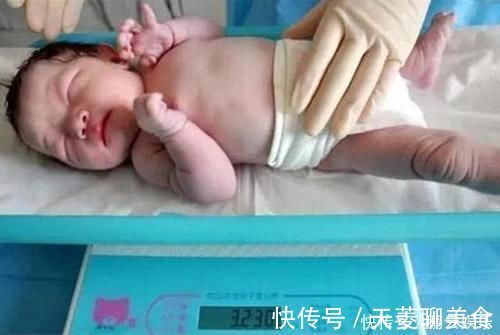 医护人员|新生儿出生后的10多分钟,到底在“折腾”些啥其实他比妈妈忙