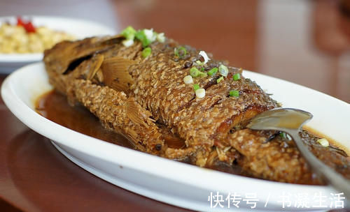 克星|它是鱼腥味的“克星”，炖鱼时倒上一杯，鱼没一点腥味，又香又嫩
