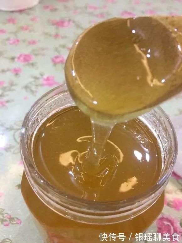 生根水还买4种东西放水里,大白根呼呼冒,扦插用得上