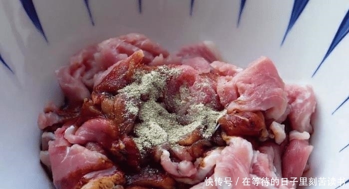 美味|分享一款美味的洋葱炒肉片,荤素搭配,肉嫩鲜香,孩子爱吃的菜肴