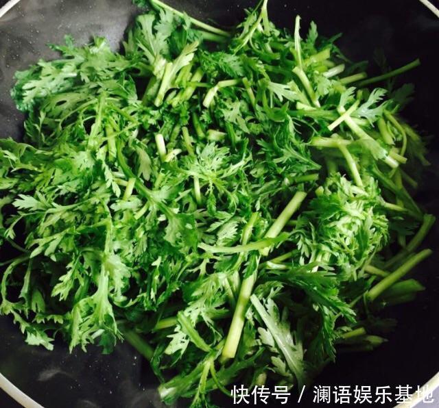 晚上失眠睡不好,试试多吃这菜,2元能买1大捆,随便一炒很好吃