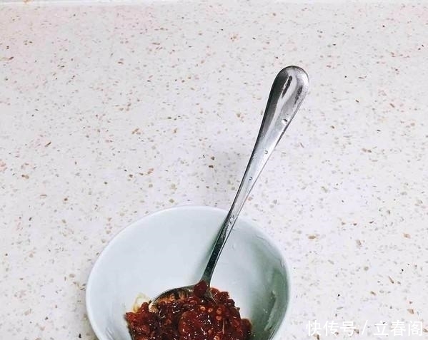 煮牛肉时，直接下锅煮是不对的，牢记两个诀窍，牛肉又软又烂