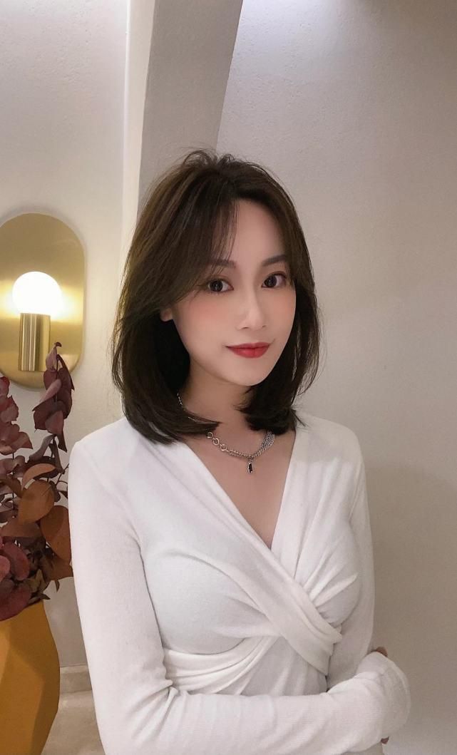 今春女发别乱剪，17款首选发型送给你 ，想美别错过