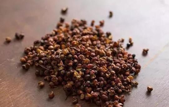 花椒姜枣茶|一把花椒能治8种病,赶走了一身湿气,80岁也能无白发!