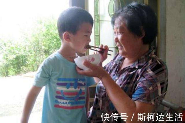 孩子|2种带娃方式,不出2年就会把孩子“养废”,希望你家没有做过