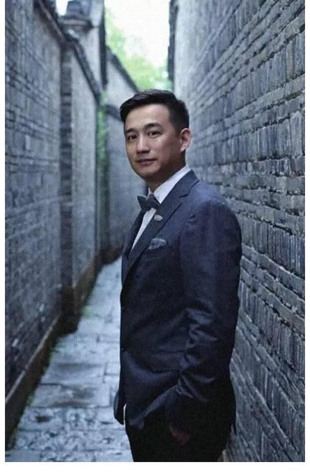 如果說小廚神是他的標(biāo)榜，那么《深夜食堂》就是擴(kuò)展影響力的開端