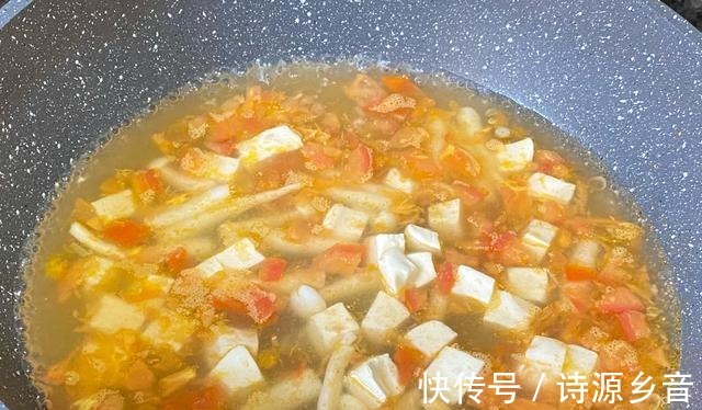 好喝|入秋后,天气干燥多给家人喝这道汤,做法简单营养全面,好喝不贵!