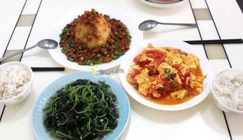 肉末|10分钟做3道家常菜,搞定2个人的午餐,老公连盘子都舔干净了!