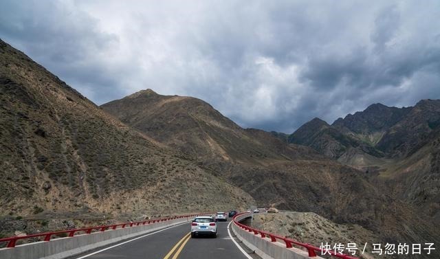 独库公路，就这条，一年只开五个月的公路