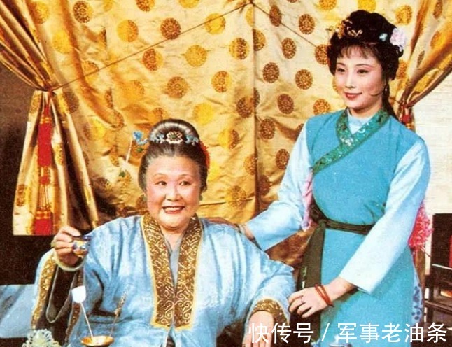 林黛玉@宝钗在荣国府过着什么日子?不可能受到疼爱,同样风刀霜剑严相逼