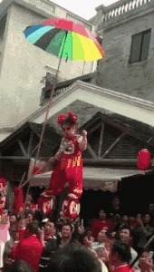 |搞笑GIF:吃货吃东西时是不需要掩饰的,女汉子一枚