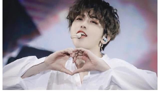 烏托邦|蔡徐坤就是爭議本身，他抓住了女孩的心，也就掌控了市場的未來