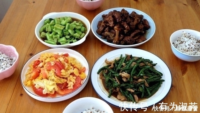晒晒今天的午饭，30元做4道家常菜，清淡可口，比大鱼大肉受欢迎