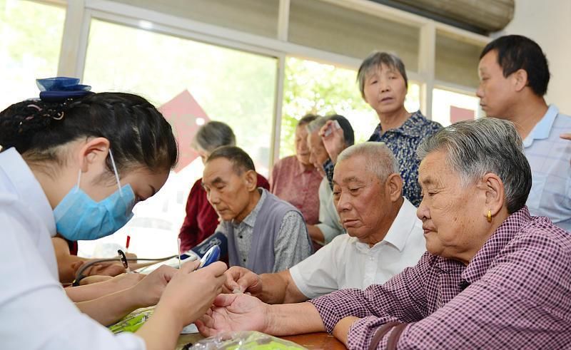 伴有|手发麻、伴有疼痛？别不当回事，可能与这4种疾病有关