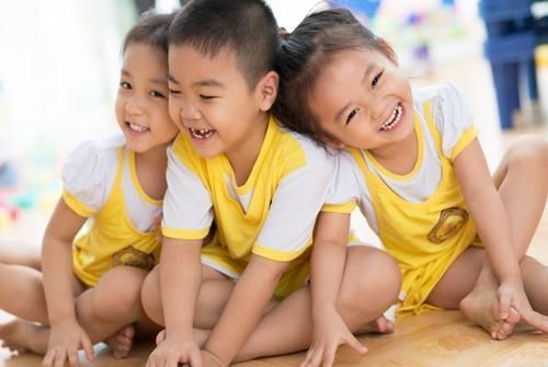 “奶奶身上有怪味儿”,孩子的童言无忌生尴尬,妈妈用高情商化解