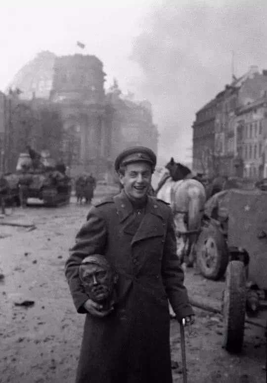 过目难忘|历史上那些让你过目难忘的图片:特工时期的普京、未化妆的梦露