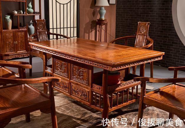 茶文化|茶的清香与红木的古色古香相碰撞，是一种什么体验？