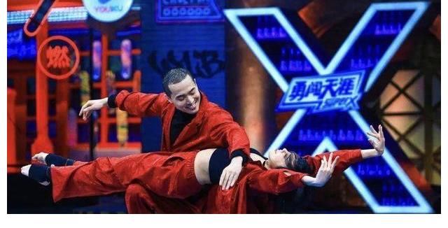 当王一博在《街舞4》真诚道歉“我对不起你”,很多人当场破防
