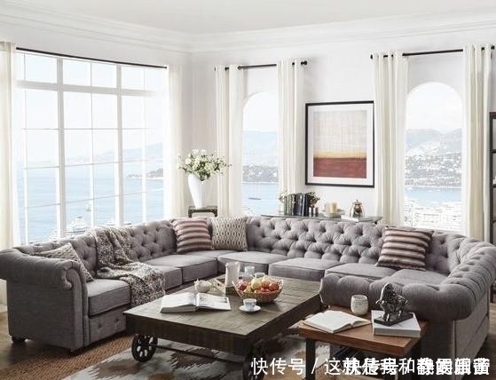 榻榻米|客厅沙发怎么买U型太老土,聪明人家里这样摆,时尚省空间