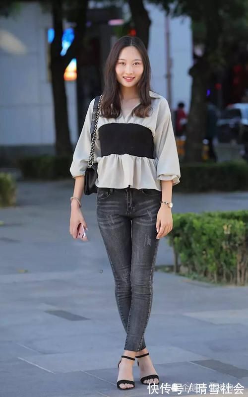时尚 街拍高跟凉鞋带来时尚美女的不凡气质,清爽可人潮流范十足