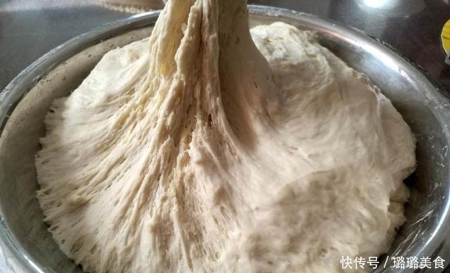 发面时加点它,10分钟就能发好面,蒸出的馒头又大又白,超级好