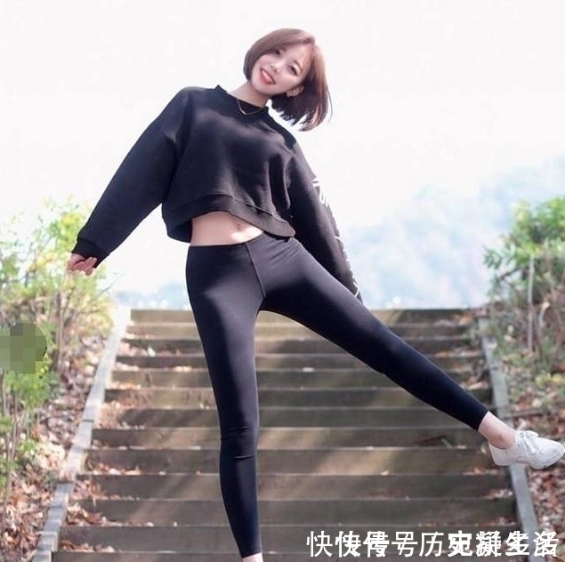 身姿|楚楚动人的紧身打底裤美女,勾勒女性曼妙优雅的身姿,特别吸睛