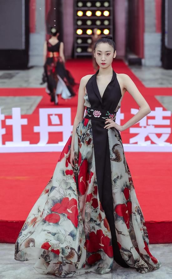 第39届中国洛阳牡丹文化节·洛阳牡丹时装周开幕