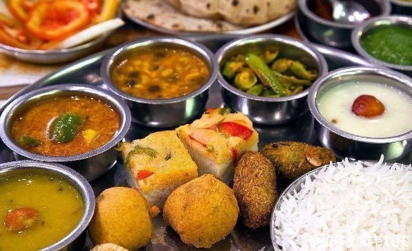 旅游|第一次在印度吃饭,点了1个菜却上了30多道,结账时懵了