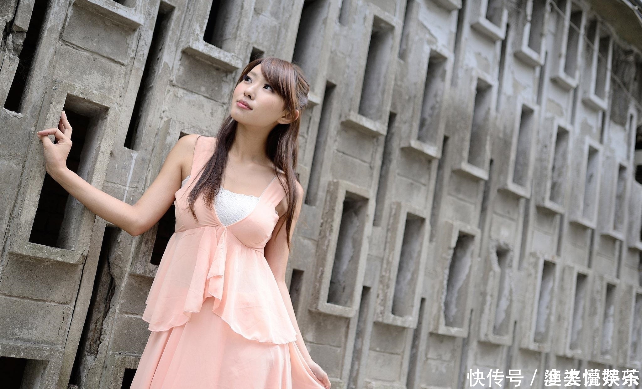 时尚穿搭推荐：时尚美女唯美写真，青春、靓丽，简直美爆了