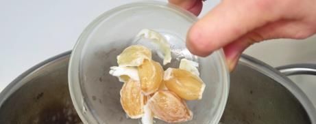  春天干燥，给家人多喝这道汤，既补水又补钙，清爽鲜美，老少皆宜