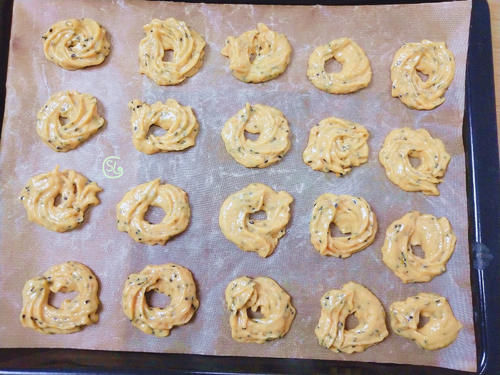  家里有红薯的试试这种新吃法，无水无油无糖，个个外酥里软，好吃