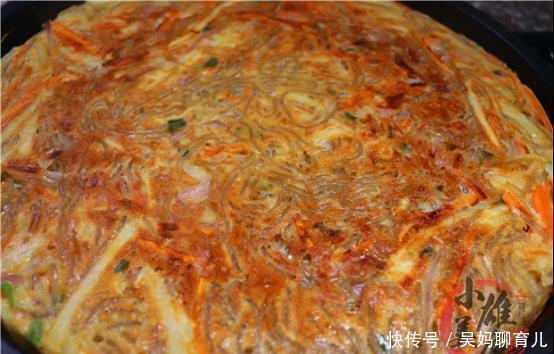 营养|粉条里打2个鸡蛋，从没见过这做法，操作实在太厉害，营养又美味