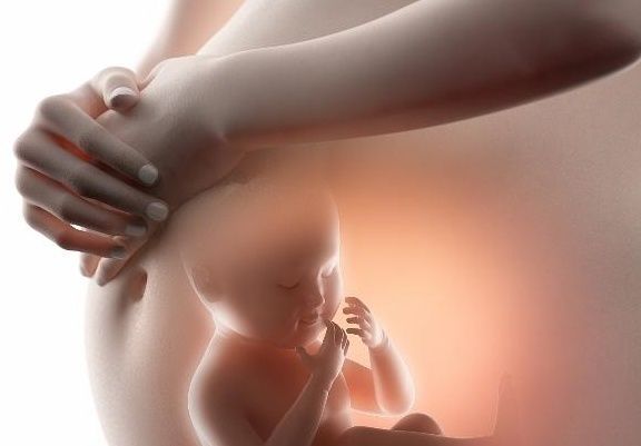 腹围|怀孕后，孕妈若有这4种“感觉”，也许是肚子里羊水“变少”了