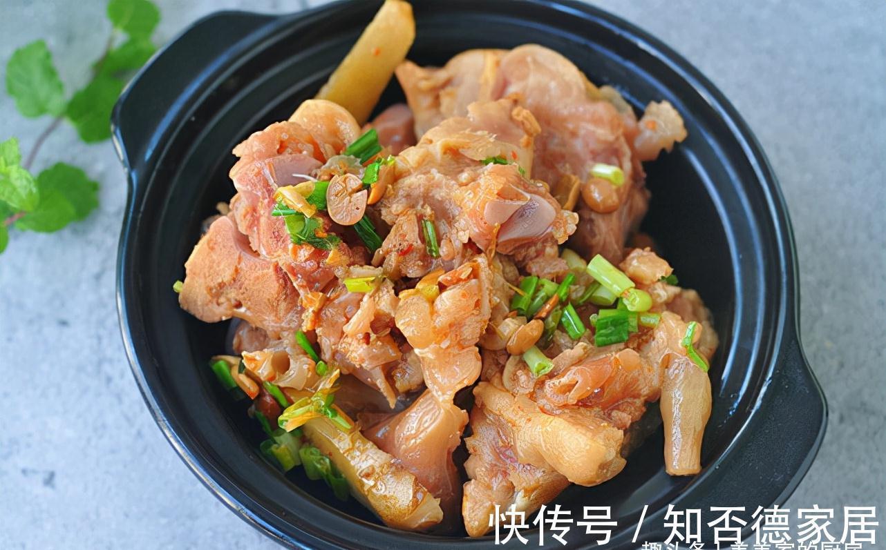 烧排骨|男人们最爱的一道菜，加水一焖就好，香软细嫩，天气越冷越馋它！