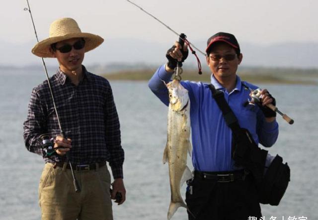 冬日钓鱼,牢记4个技巧就足够了,少搞那些花里胡哨的