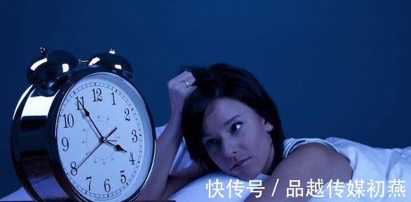 泡水|中医的安神方,常见的1食物,捣碎泡水喝,改善睡眠质量、睡得香