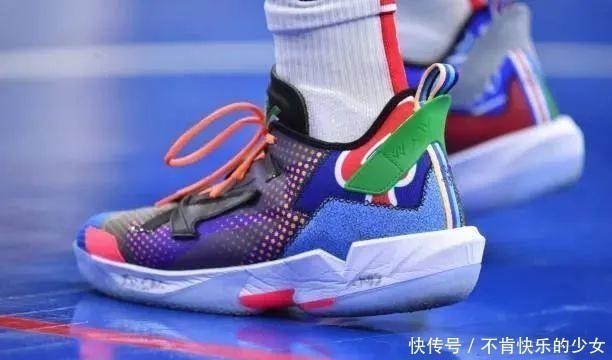 adidas 球星上脚｜巴特勒上脚新配色！塔图姆这双骚气！