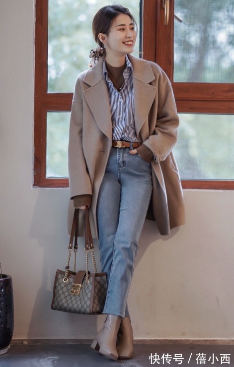 时髦 秋末冬初怎么穿才时髦?换上“大衣+九分裤”,高级感扑面而来